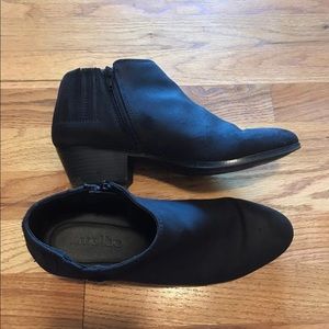 Me Too Halo Black Ankle Boots / Booties Size 8.5 M